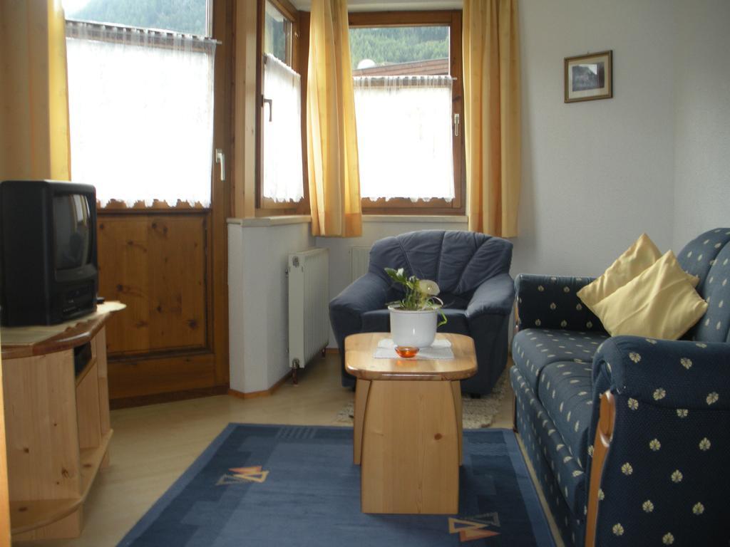 Apartment Christine Oettl Pfunds Szoba fotó